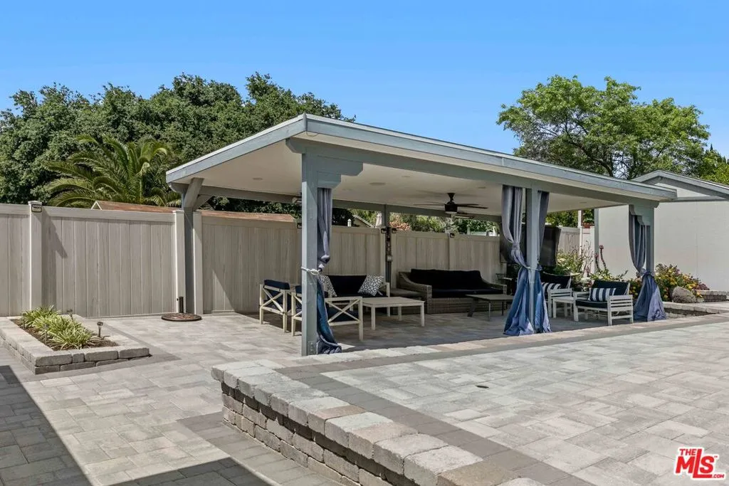 6911 Valmont Street, Tujunga, California 91042 home-pic-40